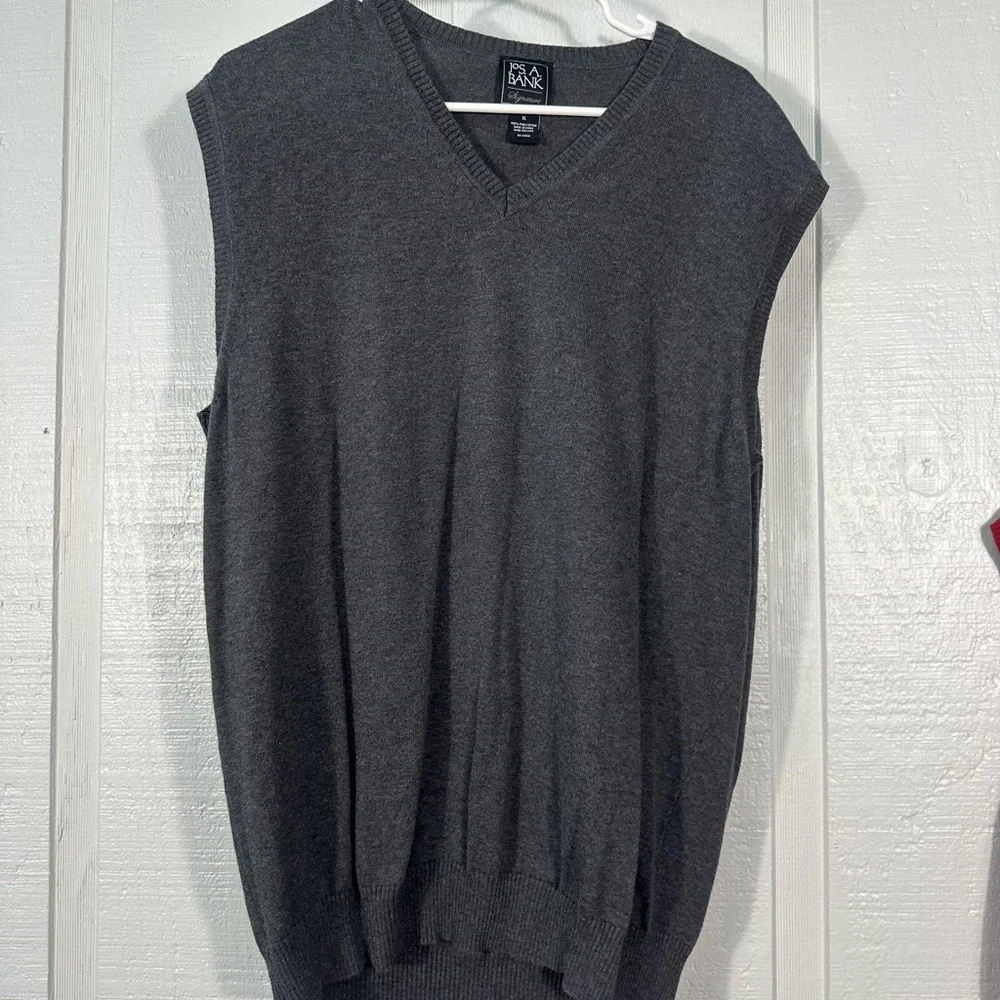 Jos A. Banks Gray Mens Sweater Vest Size XL EUC
